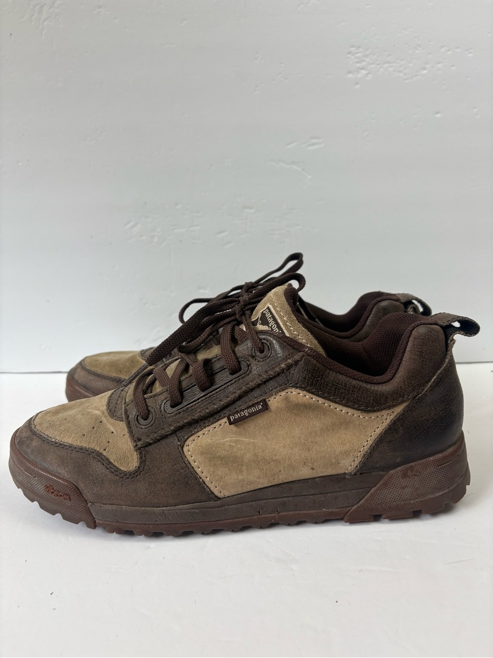 Patagonia Boaris Hiking Trail shoes - Sand/Sable Brown Mens size 12 Vibram